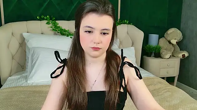 Snapshot of Pauline_Heaven chatting on February 2026 05:50:02 AM Pauline Heaven online show from February 2026 05:50:02 AM