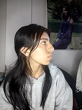 Ariell Kieran online show from October 2025 04:11:01 AM