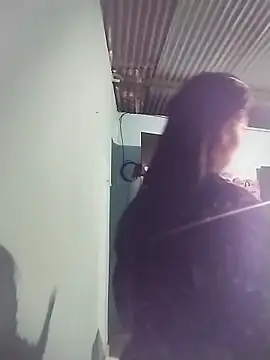 Snapshot of Ariell_Kieran chatting on April 2026 11:32:02 PM Ariell Kieran online show from April 2026 11:32:02 PM