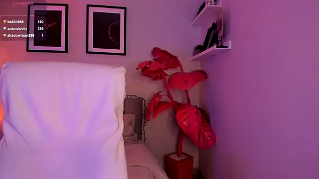 Gigi Strawberry online show from February 2026 08:02:02 AM