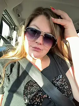 Snapshot of Lars-Lola chatting on March 2026 03:30:01 PM Lars-Lola online show from March 2026 03:30:01 PM