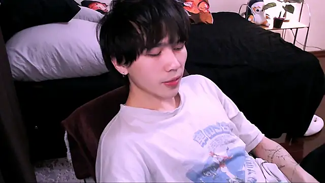 Snapshot of rennnuts chatting on November 2025 03:01:02 PM rennnuts online show from November 2025 03:01:02 PM