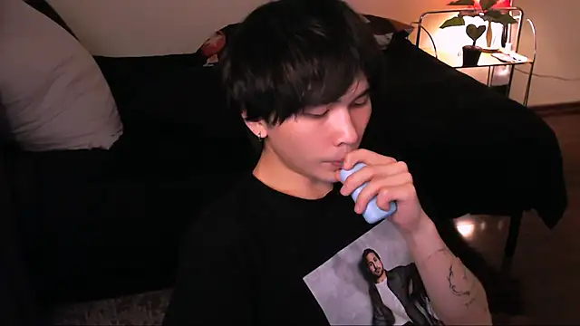 Snapshot of rennnuts chatting on November 2025 06:53:02 PM rennnuts online show from November 2025 06:53:02 PM