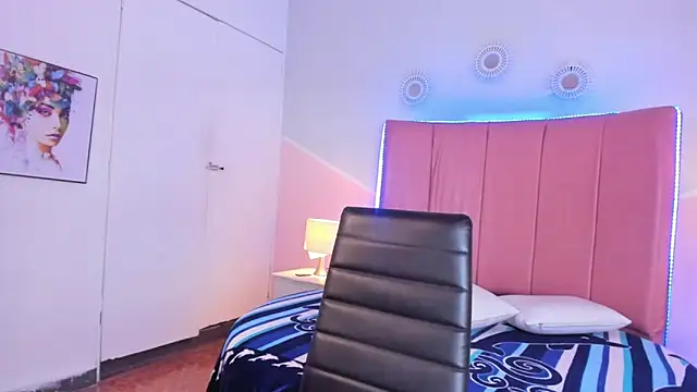 Liiam smith  online show from October 2025 01:11:01 PM