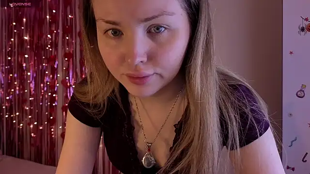 Lora Rosee online show from June 2026 02:23:01 PM