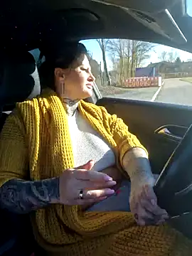 Snapshot of CannabisQueenn chatting on February 2025 12:57:02 PM CannabisQueenn online show from February 2025 12:57:02 PM