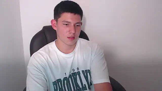 JamesCr  online show from February 2025 06:37:01 AM