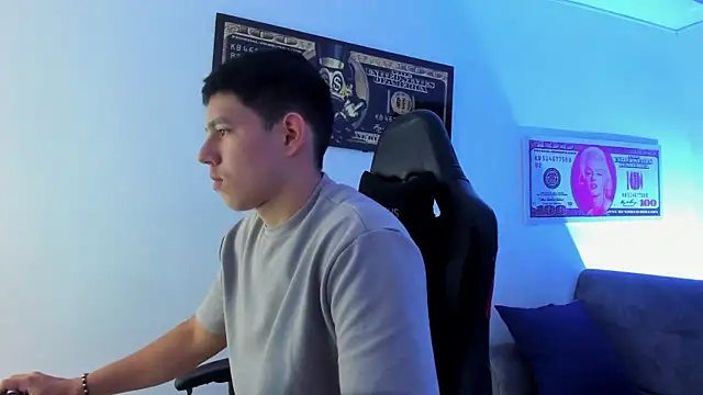 JamesCr  online show from February 2025 01:25:02 PM