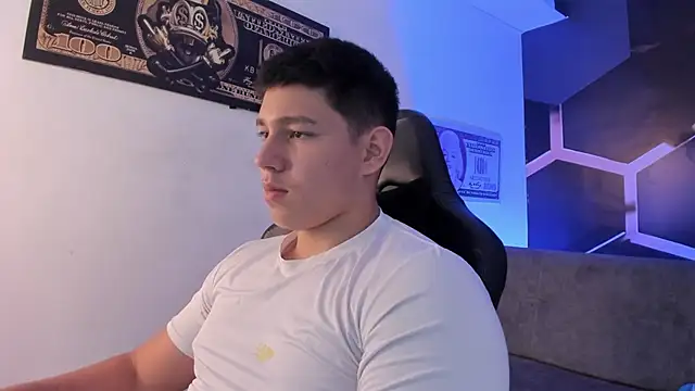 JamesCr  online show from September 2025 02:59:01 AM