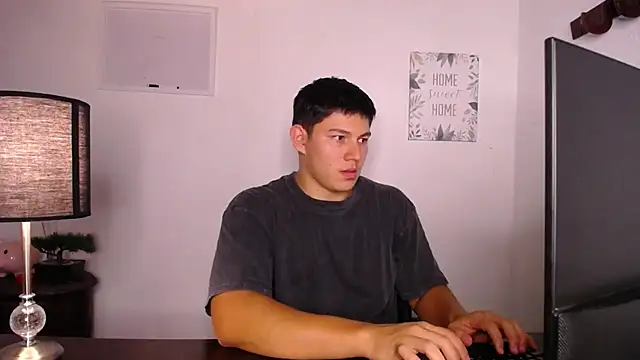 JamesCr  online show from October 2025 03:26:02 AM