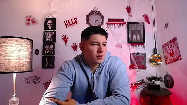 JamesCr  online show from October 2025 10:08:02 AM