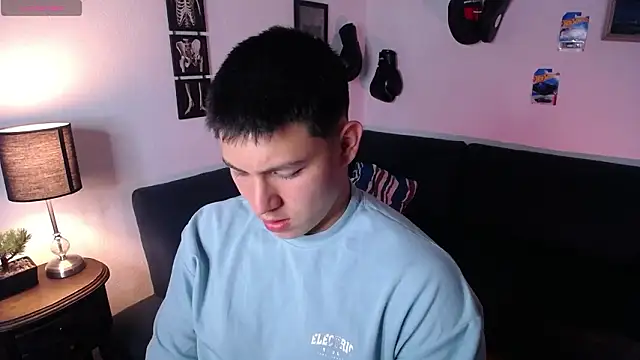 JamesCr  online show from March 2026 01:00:01 AM