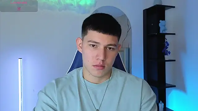 JamesCr  online show from June 2026 12:22:02 PM