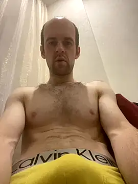 LynnAhNight online show from October 2025 03:28:01 AM