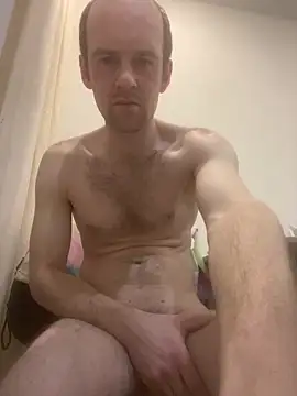 LynnAhNight online show from January 2026 03:42:02 AM