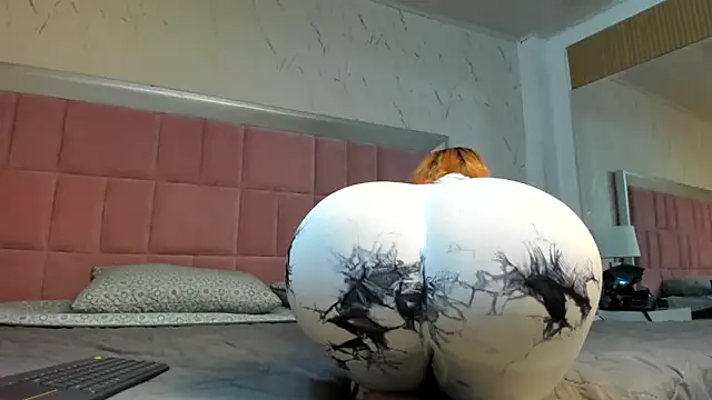 AzunaStar online show from March 2025 09:53:02 PM