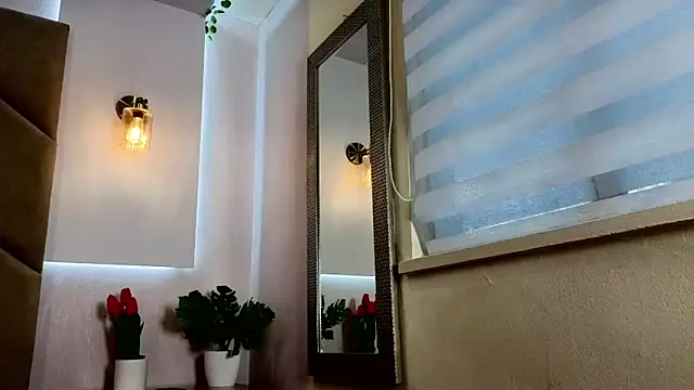 Snapshot of AzunaStar chatting on May 2026 10:47:02 PM AzunaStar online show from May 2026 10:47:02 PM