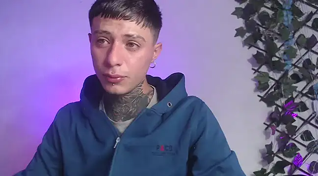 Snapshot of 7_Saturno_7 chatting on February 2025 04:07:02 AM 7 Saturno 7 online show from February 2025 04:07:02 AM