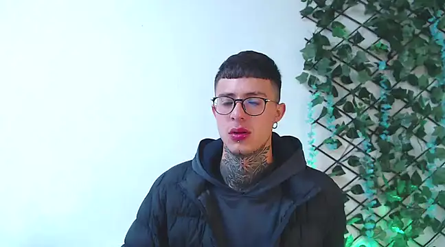 Snapshot of 7_Saturno_7 chatting on March 2025 12:56:02 PM 7 Saturno 7 online show from March 2025 12:56:02 PM