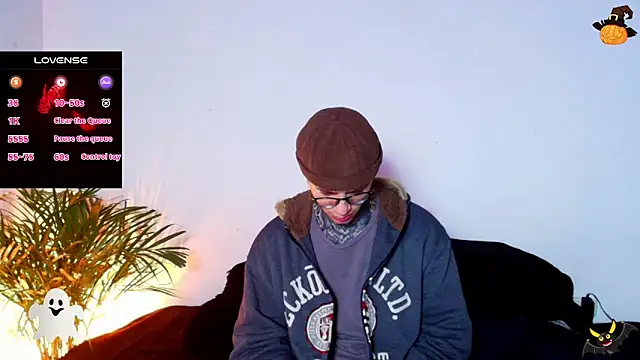 Snapshot of 7_Saturno_7 chatting on October 2025 10:22:01 PM 7 Saturno 7 online show from October 2025 10:22:01 PM