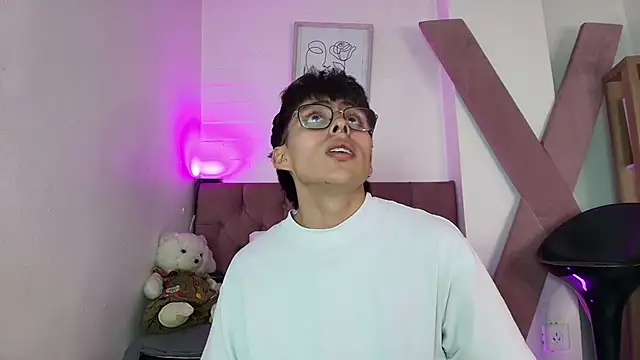 PepperTwink online show from November 2025 04:44:01 PM