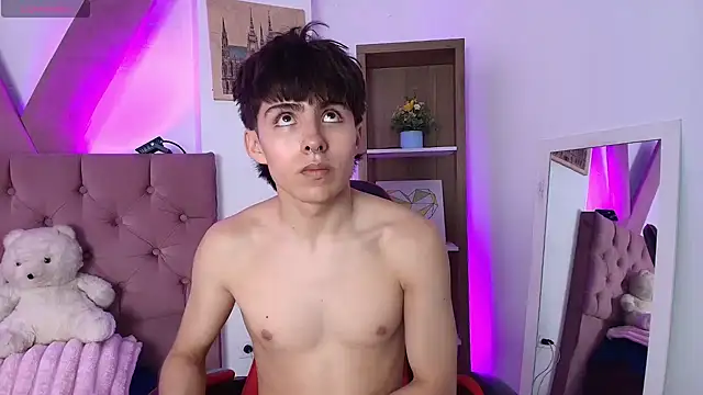 PepperTwink online show from April 2026 04:04:01 PM