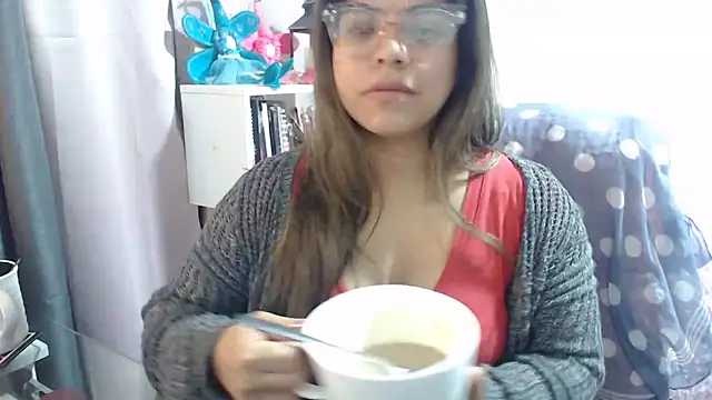 Snapshot of KatteAngelLat chatting on September 2025 12:01:02 AM KatteAngelLat online show from September 2025 12:01:02 AM