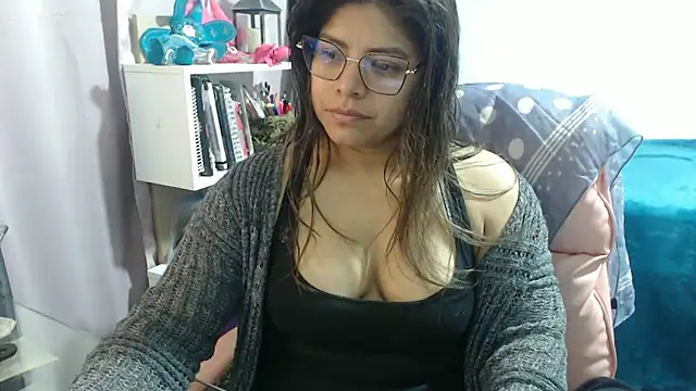 Snapshot of KatteAngelLat chatting on November 2025 11:04:02 PM KatteAngelLat online show from November 2025 11:04:02 PM