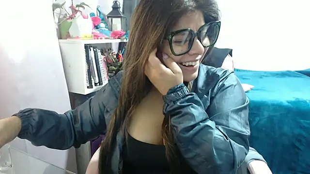 Snapshot of KatteAngelLat chatting on December 2025 12:07:01 AM KatteAngelLat online show from December 2025 12:07:01 AM