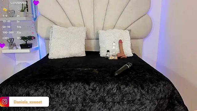 Danielaangelina online show from November 2025 06:24:01 AM