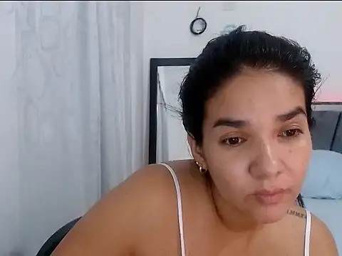 tezza smith online show from July 2026 11:44:02 PM