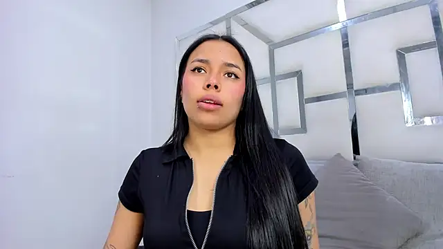 ZoeWan69 online show from November 2025 01:54:02 PM