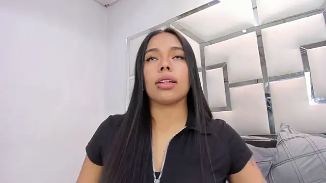 ZoeWan69 online show from February 2026 01:43:01 PM