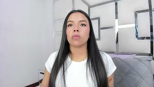 ZoeWan69 online show from March 2026 12:11:01 PM