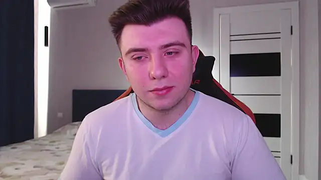 Snapshot of honey_furry chatting on March 2026 04:52:02 AM honey furry online show from March 2026 04:52:02 AM