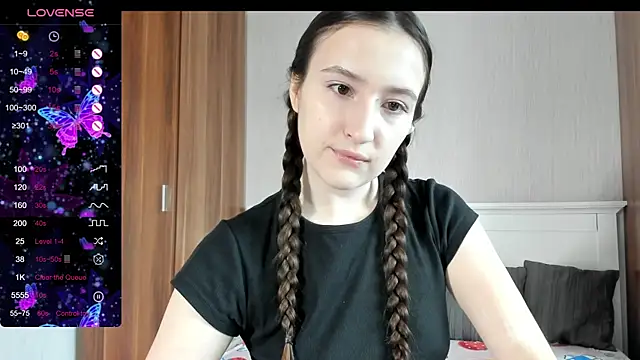 Snapshot of Cute__Nana chatting on September 2025 06:18:01 AM Cute Nana online show from September 2025 06:18:01 AM