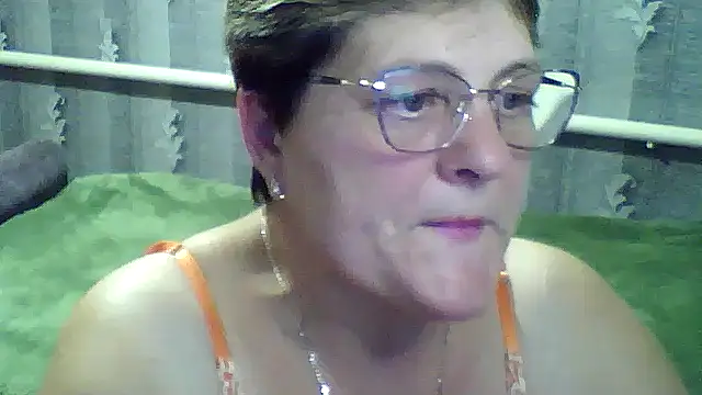 Snapshot of ElzaJewel chatting on October 2025 06:39:01 PM ElzaJewel online show from October 2025 06:39:01 PM