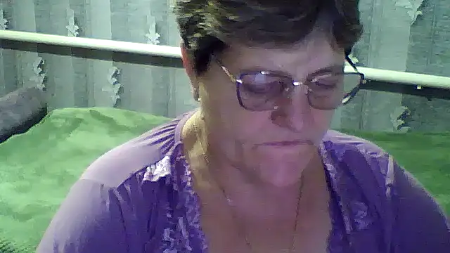 Snapshot of ElzaJewel chatting on October 2025 01:32:02 PM ElzaJewel online show from October 2025 01:32:02 PM