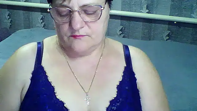 Snapshot of ElzaJewel chatting on February 2026 07:19:02 PM ElzaJewel online show from February 2026 07:19:02 PM