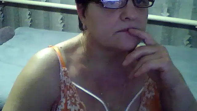 Snapshot of ElzaJewel chatting on March 2026 07:09:01 PM ElzaJewel online show from March 2026 07:09:01 PM