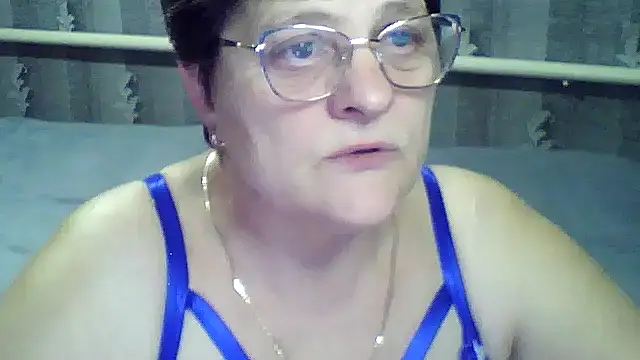 Snapshot of ElzaJewel chatting on March 2026 08:27:02 PM ElzaJewel online show from March 2026 08:27:02 PM