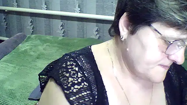 Snapshot of ElzaJewel chatting on March 2026 07:42:02 PM ElzaJewel online show from March 2026 07:42:02 PM