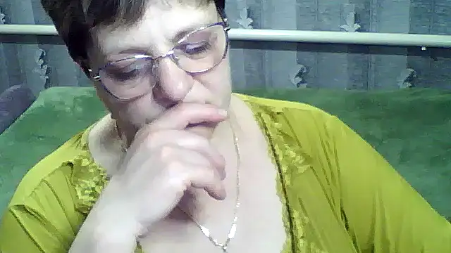 Snapshot of ElzaJewel chatting on March 2026 07:52:01 PM ElzaJewel online show from March 2026 07:52:01 PM