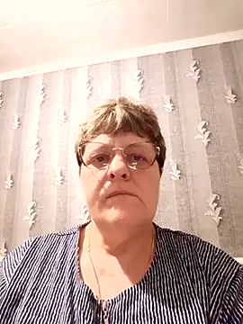 Snapshot of ElzaJewel chatting on April 2026 10:57:02 AM ElzaJewel online show from April 2026 10:57:02 AM