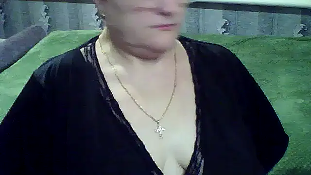 Snapshot of ElzaJewel chatting on April 2026 11:02:01 PM ElzaJewel online show from April 2026 11:02:01 PM