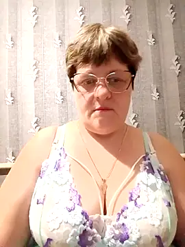 Snapshot of ElzaJewel chatting on April 2026 07:48:01 PM ElzaJewel online show from April 2026 07:48:01 PM