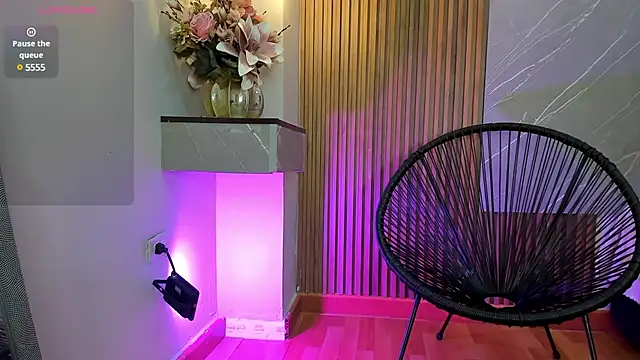 ariana jhonson1 online show from February 2025 12:39:01 PM