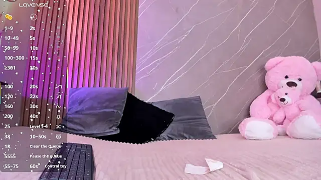 ariana jhonson1 online show from October 2025 12:39:02 PM