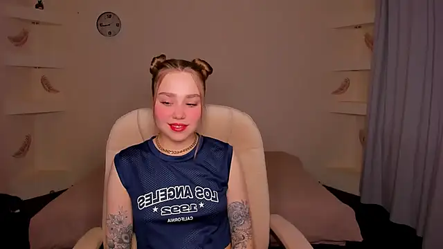 Snapshot of YourMegan chatting on December 2025 06:13:02 PM YourMegan online show from December 2025 06:13:02 PM