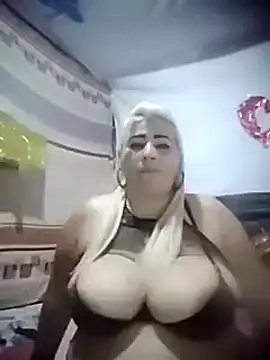 Snapshot of BonniAdams chatting on February 2025 10:04:01 PM BonniAdams online show from February 2025 10:04:01 PM